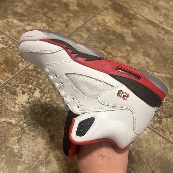 Air Jordan 5 ‘Fire Red’ (2013)
